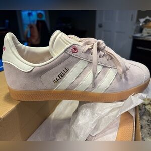 Gazelle Adidas size 8 pink with hearts limited edition. Never worn.